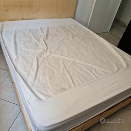 Letto Matrimoniale con Rete a Doghe e Materasso