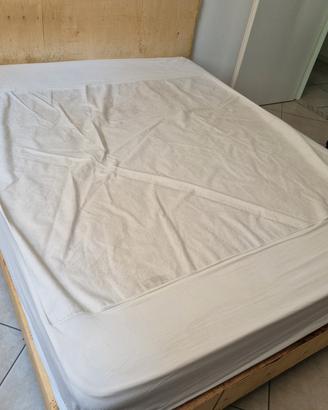 Letto Matrimoniale con Rete a Doghe e Materasso