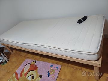 Letto singolo con rete elettrica sollevabile 