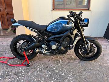 YAMAHA XSR 900