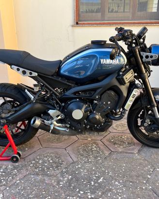 YAMAHA XSR 900