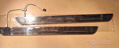ricambio auto battitacco luminoso per ford fiesta 