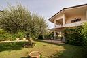 villa-trifamiliare-con-giardino