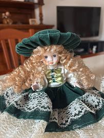 Bambola in porcellana da collezione, abito velluto