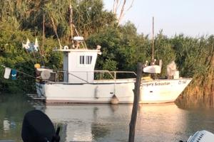 Barca da pesca in vetroresina con licenza