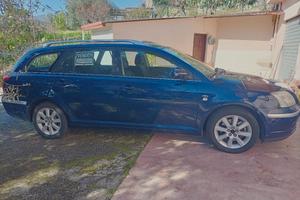 Toyota avensis 2.0 diesel 116 cv 180.000 km