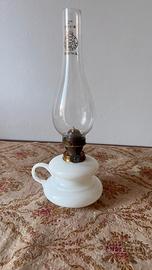 Lampada opalina a petrolio
