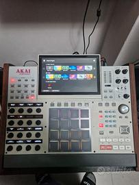 Akai MPC X SE + SSD 1TB + Stand + Decksaver