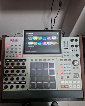 Akai MPC X SE + SSD 1TB + Stand + Decksaver