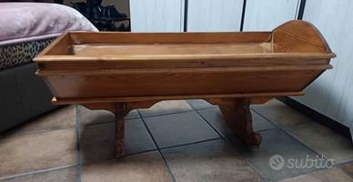 culla a dondolo artigianale in legno
