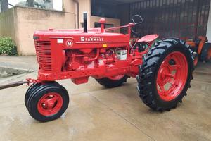 TRATTORE USATO D'EPOCA FARMALL 40 CAVALLI
