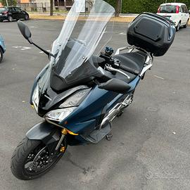 Honda Forza 750 (blu)