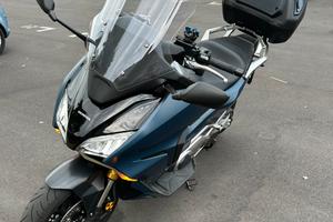 Honda Forza 750 (blu)