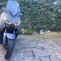 Yamaha X-Max 300 - Tech Max