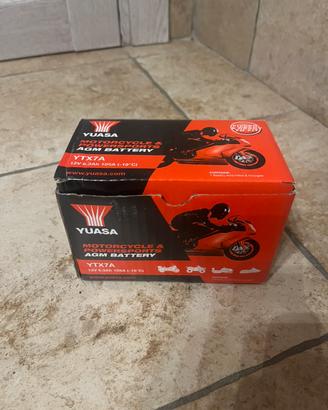 Batteria yuasa ytx7a