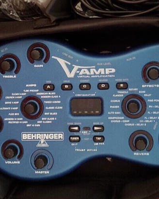 Behringer V-AMP multieffetto per chitarra pedale