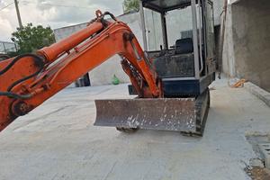 escavatore takeuchi tb36