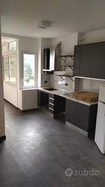 Stanze arredate con bagno