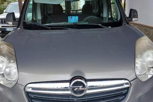 Opel combo 2017 trasporto disabili