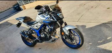 Moto Yamaha mt 03 2016