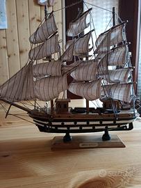 Modellino Veliero Amerigo Vespucci