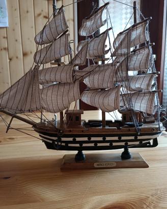 Modellino Veliero Amerigo Vespucci