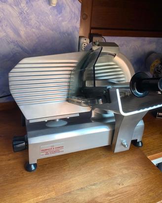 Affettatrice semi-professionale lama 22 cm