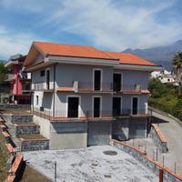 Ville con giardino e garage