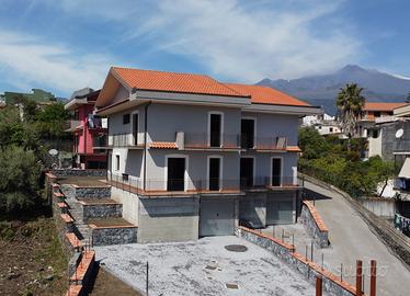 Ville con giardino e garage