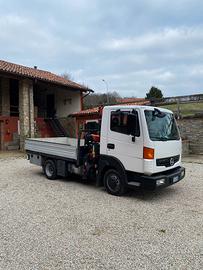 Nissan Atleon 35 con gru patente B