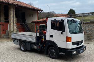 Nissan Atleon 35 con gru patente B