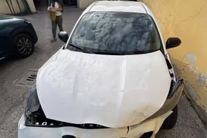 Mazda 2 Hybrid Exclusive-Line incidentata