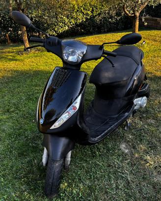 Piaggio Zip 50 4T Nero – 2024 –