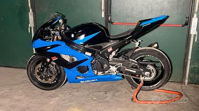 SUZUKI GSXR 1000 K5 K6 SOLO PISTA