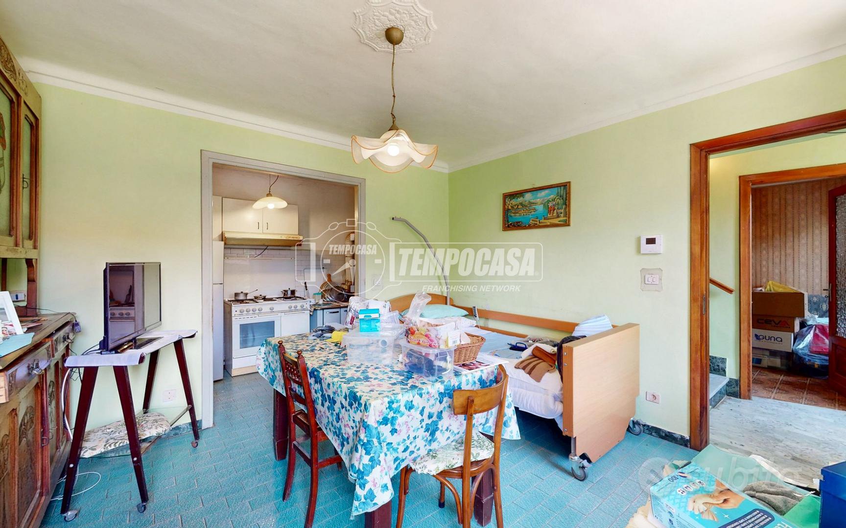 CASCIANALE CON TERRENO IN STRADA SABENA 1, PECETTO - Altro