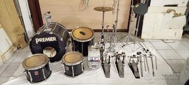 Batteria PREMIER APK vintage nera con accessori.