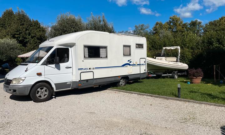 Camper e gommone