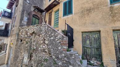 3 LOCALI A SEGNI