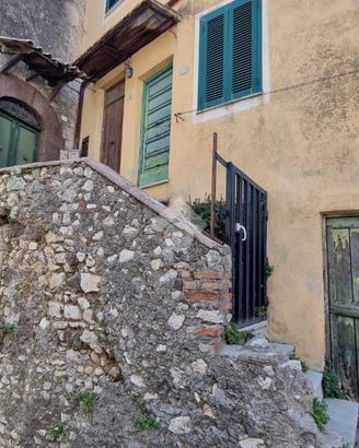 3 LOCALI A SEGNI