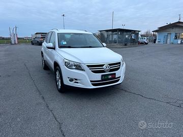 Volkswagen Tiguan 2.0 TDI DPF 4MOTION DSG Sport & 