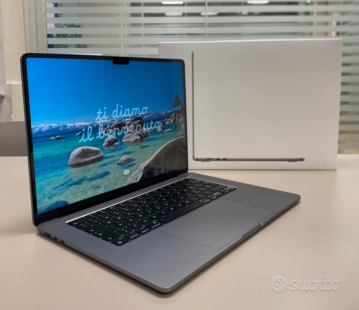 Macbook Air 15” M2 8-Core 8GB RAM 256GB - Informatica In vendita a