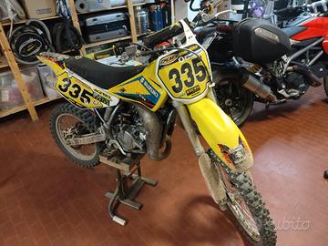 Suzuki Rm85 cross