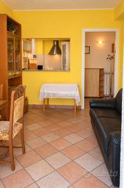 BILOCALE IN CORTE CON SPAZIO ESTERNO