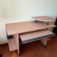 Scrivania porta computer 