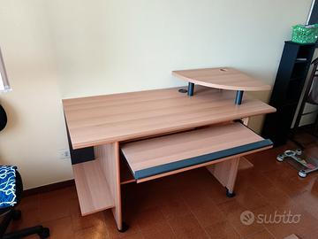 Scrivania porta computer 