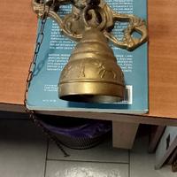 Campana da parete con supporto e catenella.