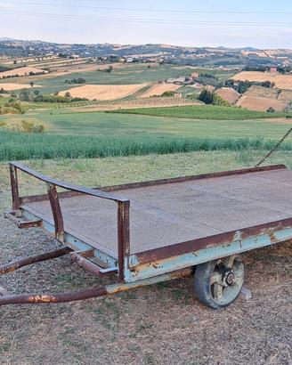 Rimorchio agricolo a due assi - vintage