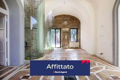 Villa di 645 m² con più di 5 locali a Roma