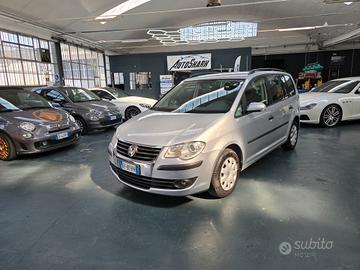 VOLKSWAGEN TOURAN 2.0 ECOFUEL HIGHLINE 7P
