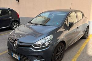 Clio TCe 12V 90 CV 5 porte Moschino - 2019